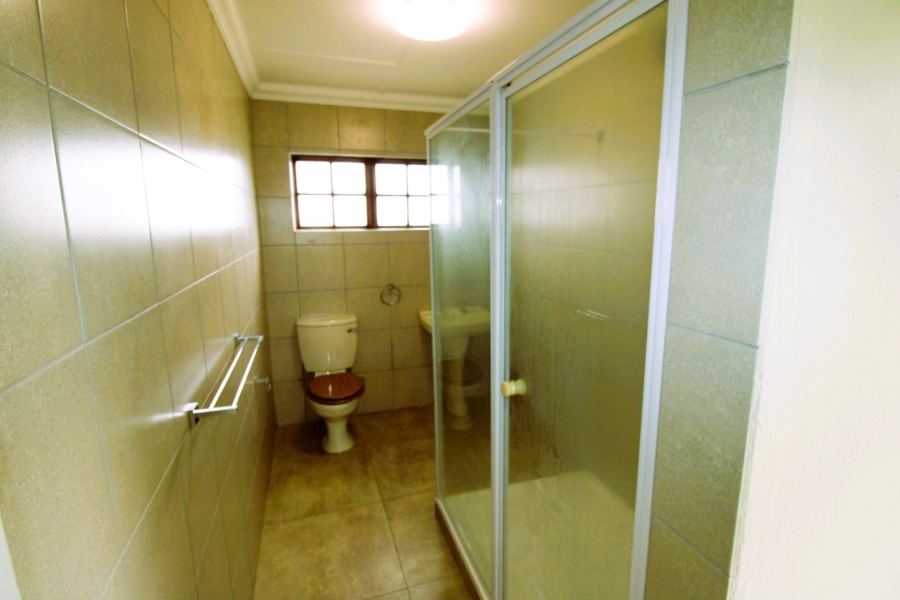 To Let 6 Bedroom Property for Rent in Gonubie Eastern Cape